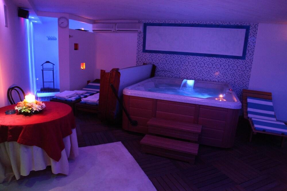 Sirena Boutique Hotel Gabicce Mare Bagian luar foto
